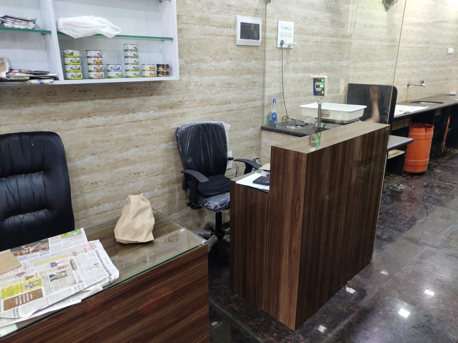 Tiled wall finish